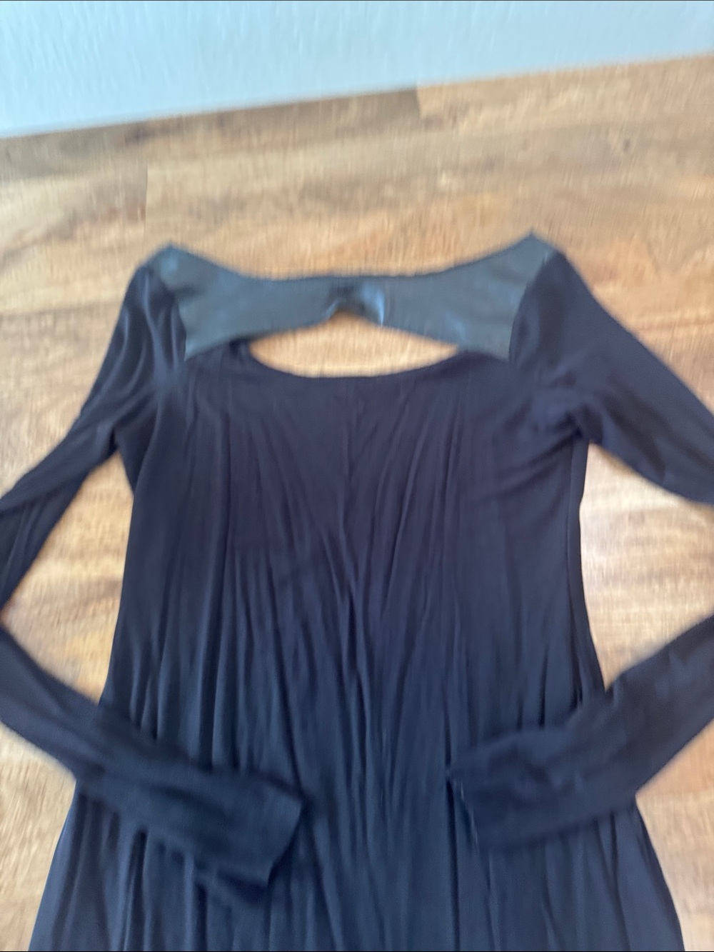 Women’s black top size large